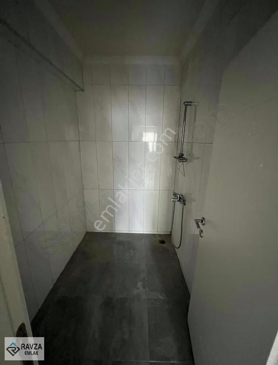 Ravza Emlak'tan Deniz Manzaralı Ebeveyn Banyolu Geniş Daire - Görsel 12