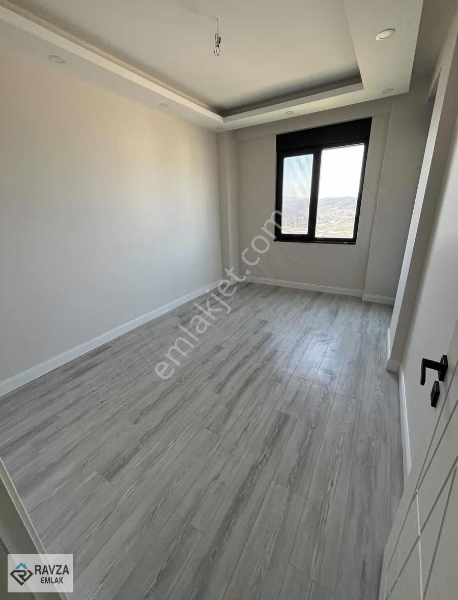 Ravza Emlaktan Satılık Kadıköy'de Geniş Bahçe Kull Dubleks Daire - Görsel 4