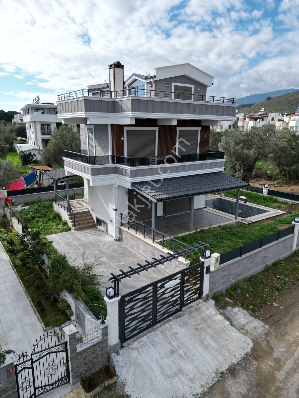 Eu Gayrimenkulden Yerden Isıtma 6+1 Havuzlu Tek Müstakil Villa - Görsel 34