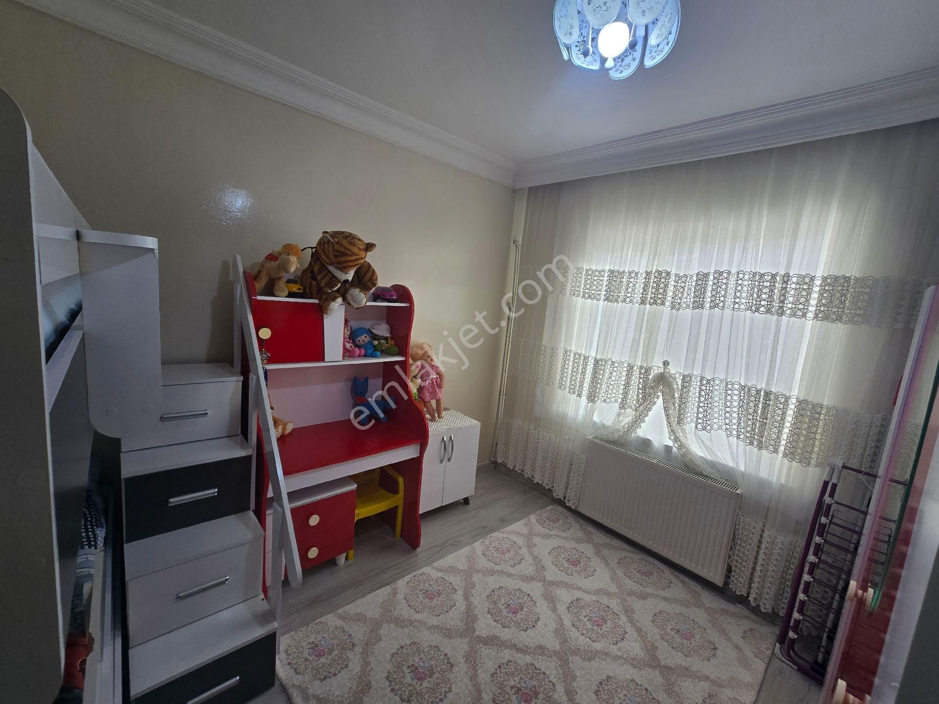 Akçe'den Gözde Lokasyonda Bölgenin En Bakımlı Ve Geniş Oturumlu Dairesi - Görsel 16