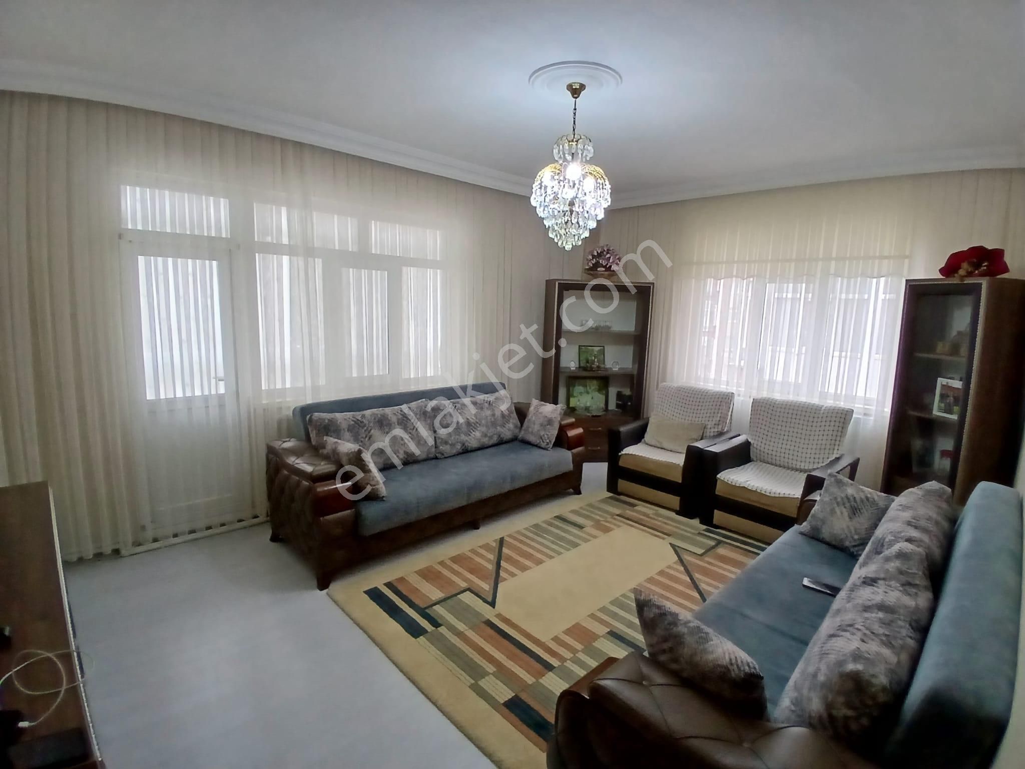 Akçay Emlak'tan Akşehir Cumhuriyet İlkokulu Yanında Bakımlı Doğalgazlı Ara Kat Satılık 2+1 Daire - Görsel 9