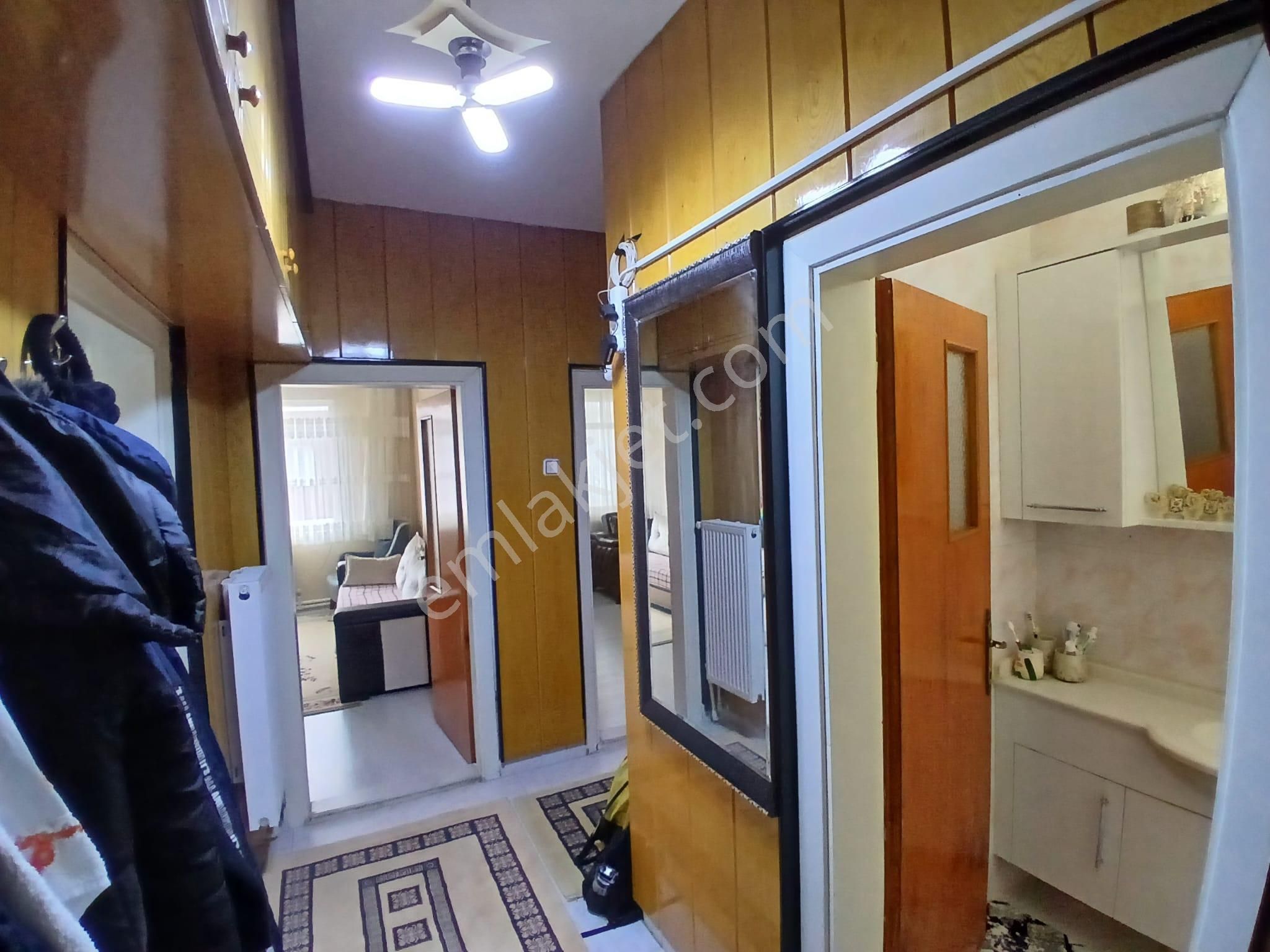 Akçay Emlak'tan Akşehir Cumhuriyet İlkokulu Yanında Bakımlı Doğalgazlı Ara Kat Satılık 2+1 Daire - Görsel 34