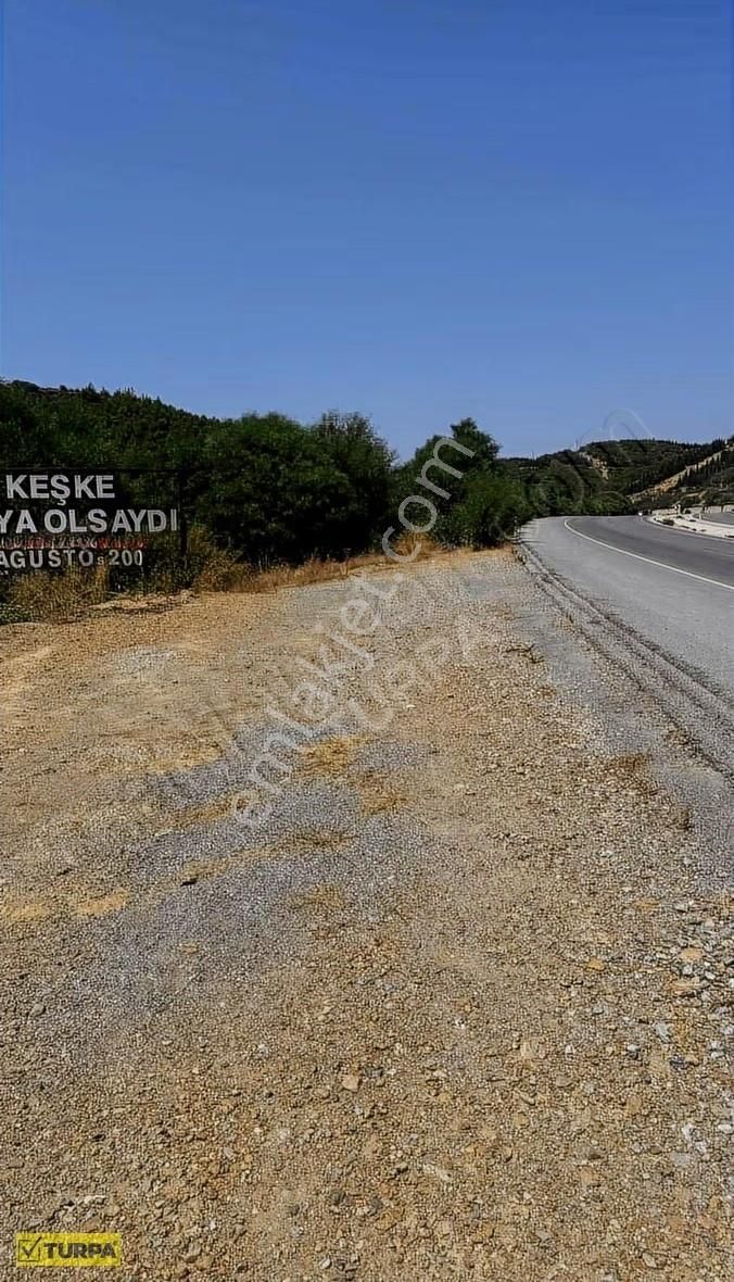 Seferihisar Ömür Beldesinde Tek Parça Verimli Tarla