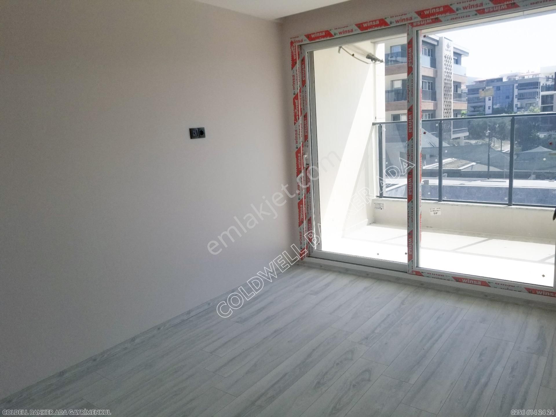 Kuşadası İkiçeşmelik Mahallesinde Otoparklı Güvenlikli Yeni 1+1 Daire - Görsel 5