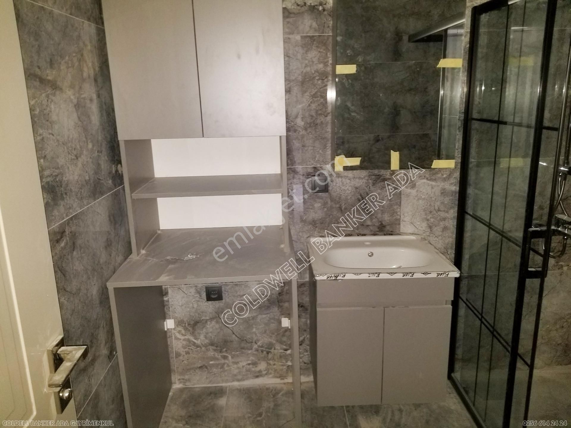 Kuşadası İkiçeşmelik Mahallesinde Otoparklı Güvenlikli Yeni 1+1 Daire - Görsel 12