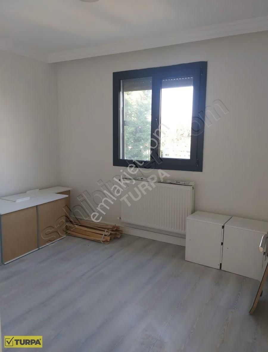 Karacaağaç Güvenlikli Sitede Satılık Bahçeli Ev - Görsel 3