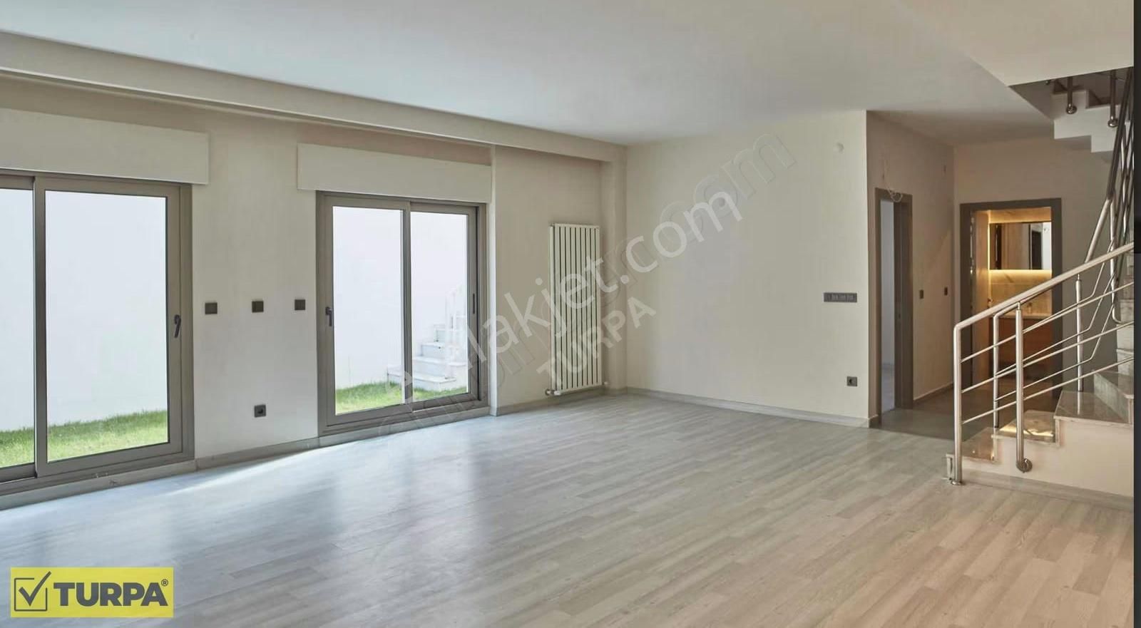 Balçova Çetin Emeç Mahallesinde Trıplex Villa - Görsel 19
