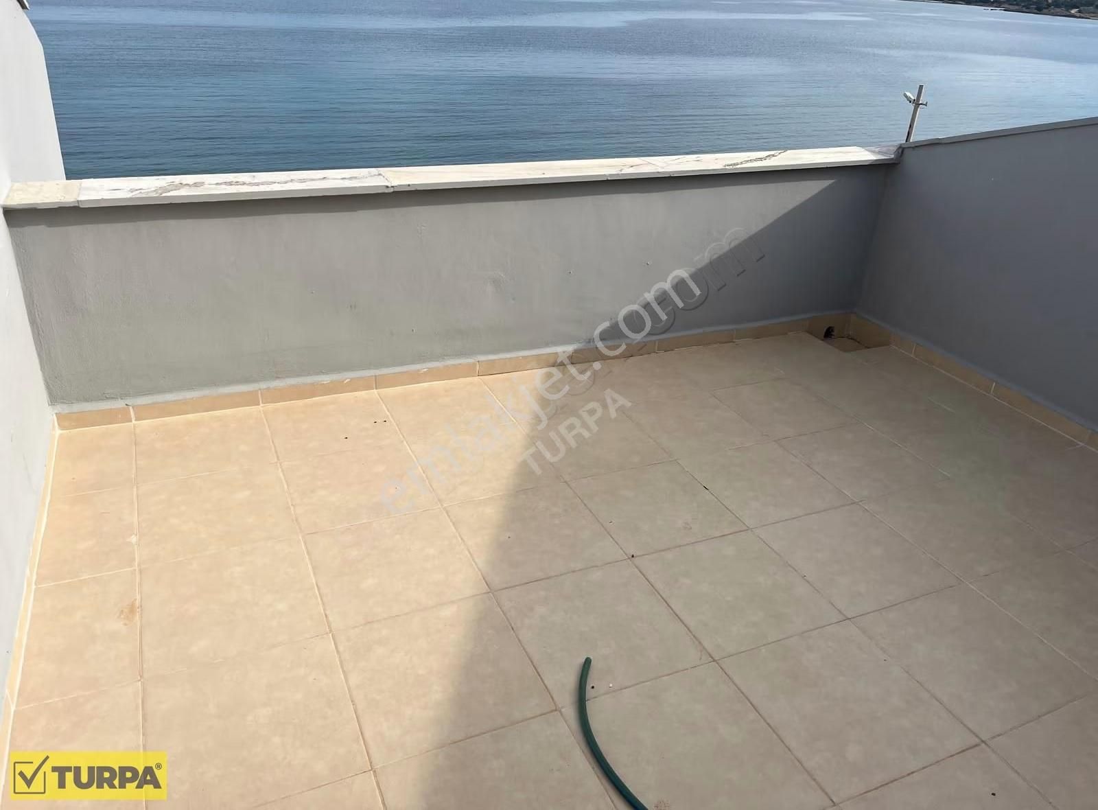 Çeşme Dalyan'da Trıpleks 4+1 Villa - Görsel 7