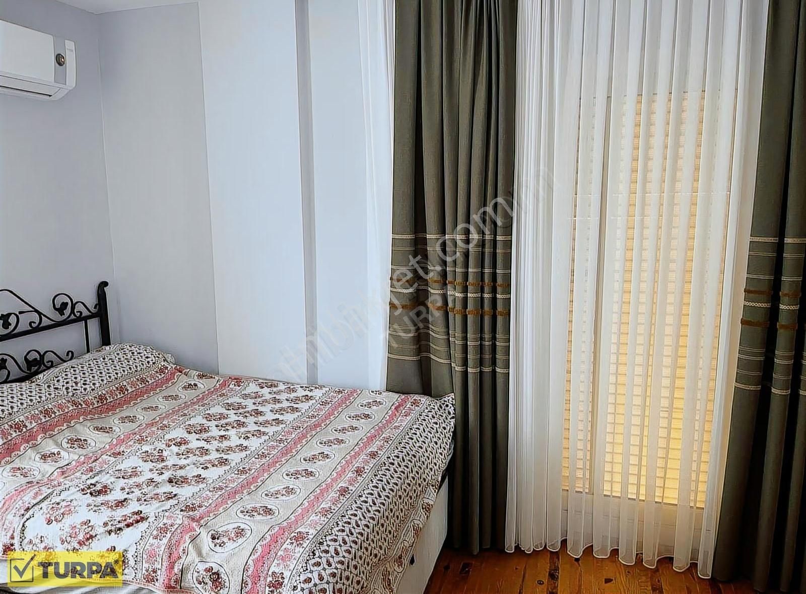 Çeşme Dalyan'da Trıpleks 4+1 Villa - Görsel 12