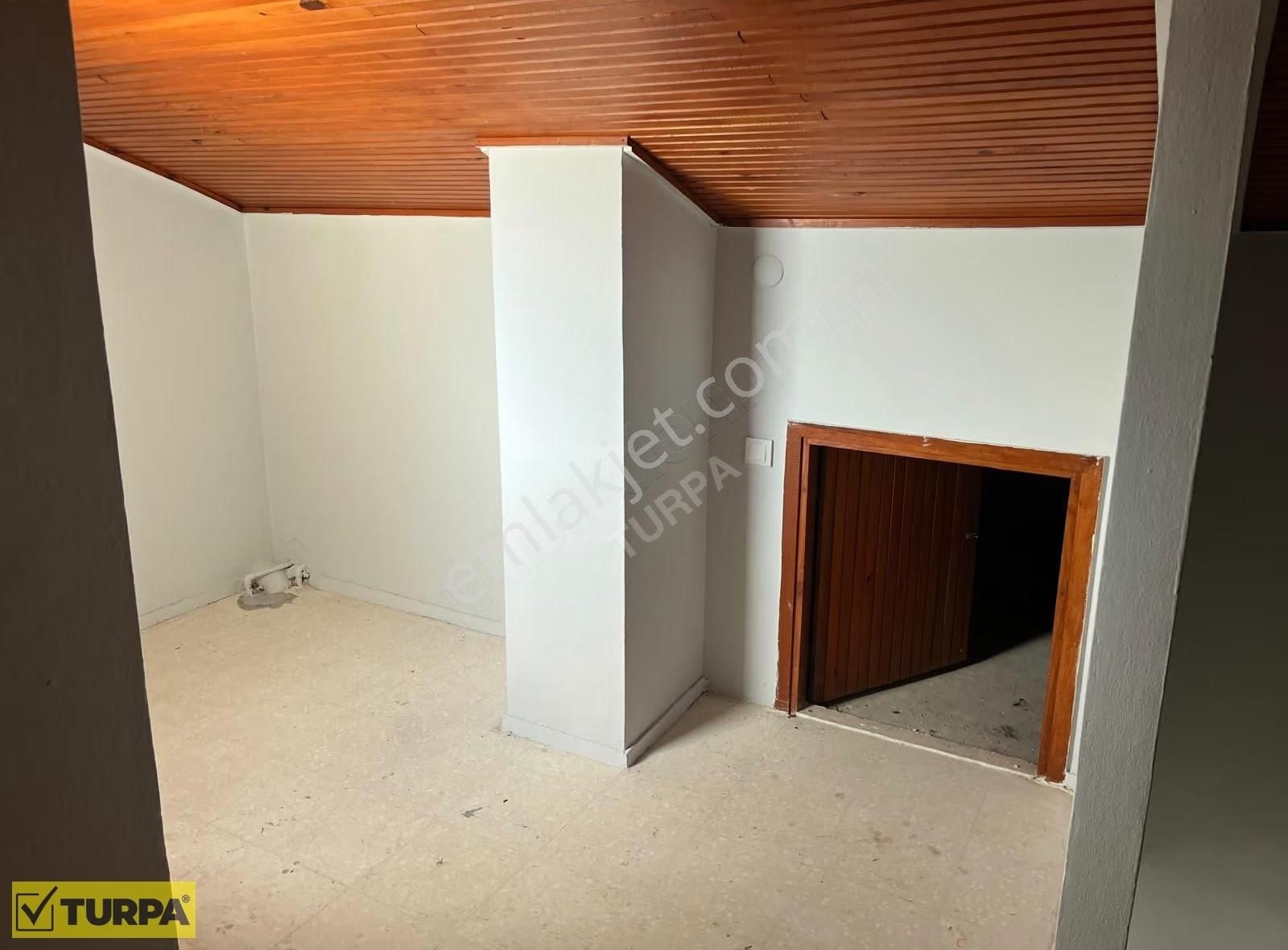 Çeşme Dalyan'da Trıpleks 4+1 Villa - Görsel 4