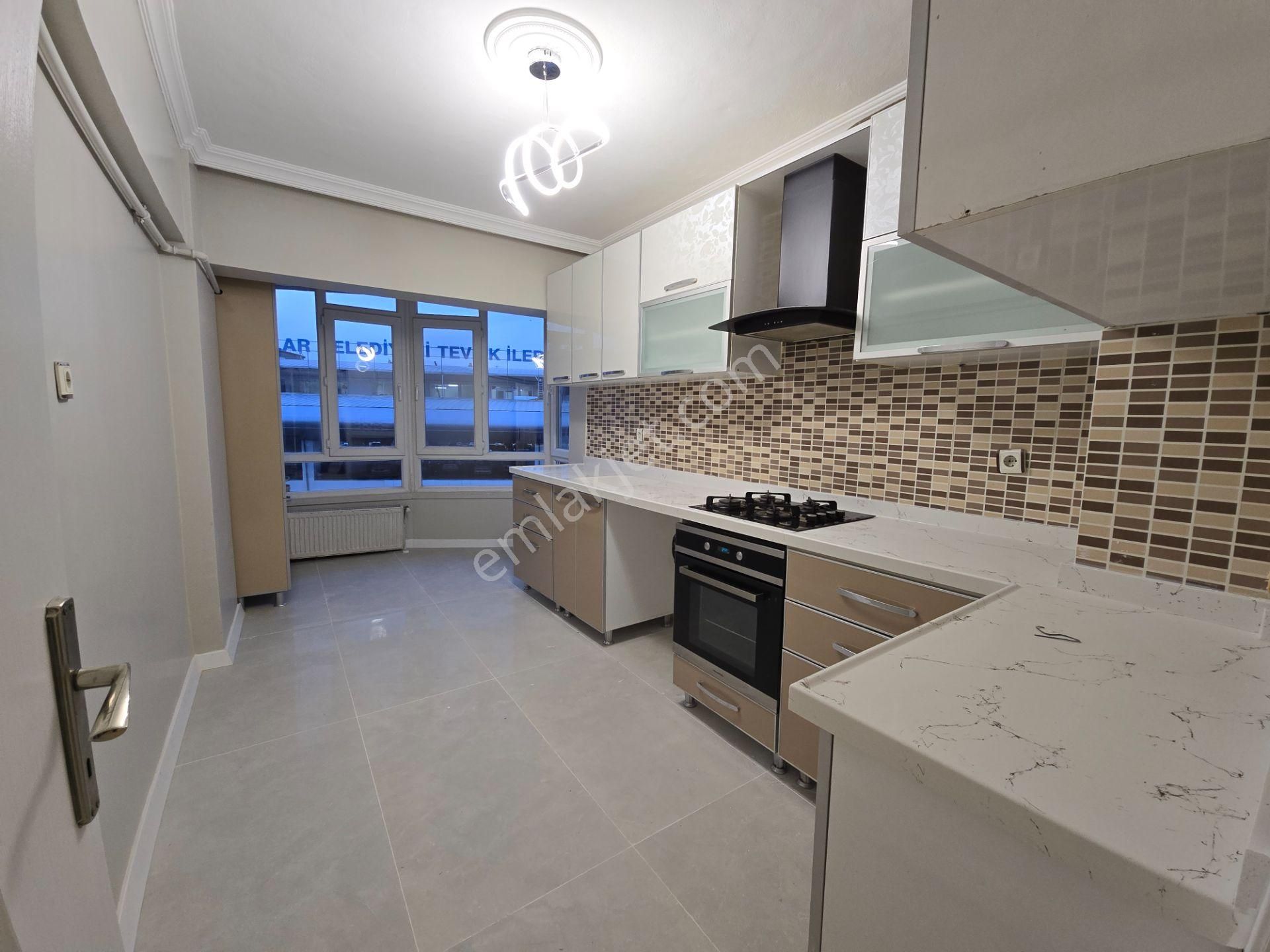 Kalecik Emlak'tan Protokol Yolu Yakını Geniş Yapılı Masrafsız Ferah 3+1