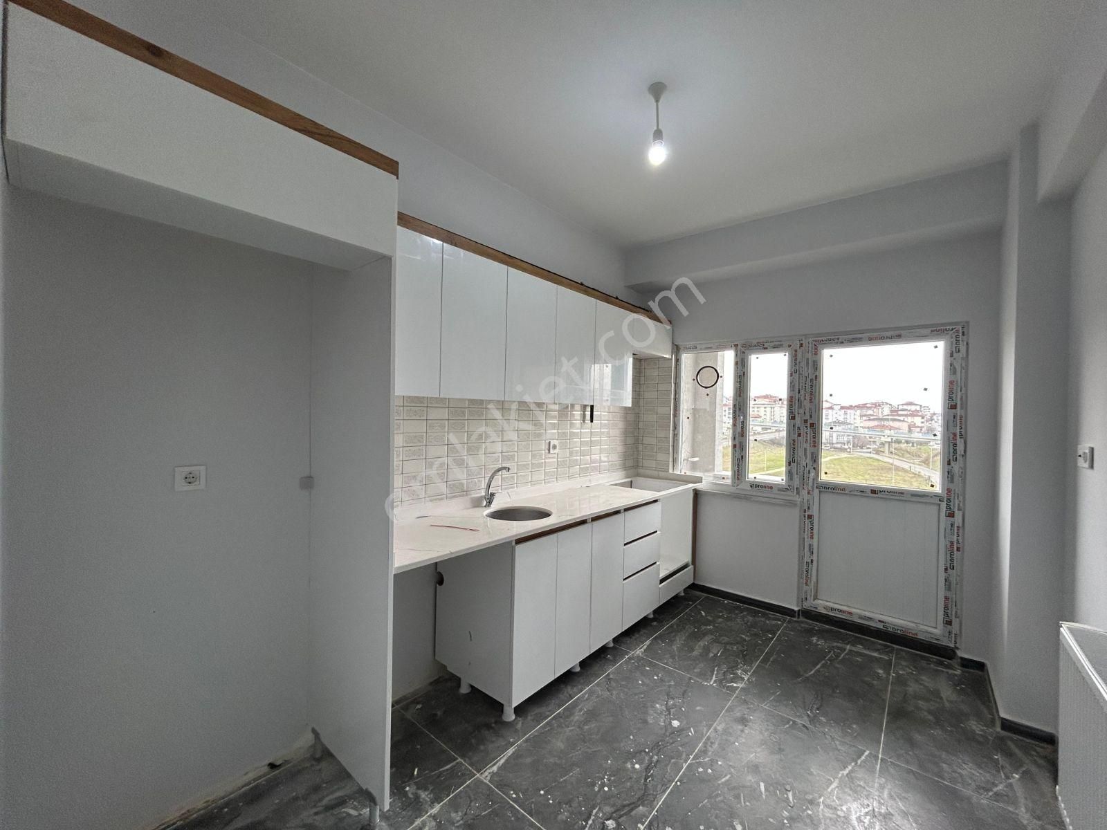 Bağlık Mahallesinde Ara Kat 3+1 Geniş Ve Lüks Daire