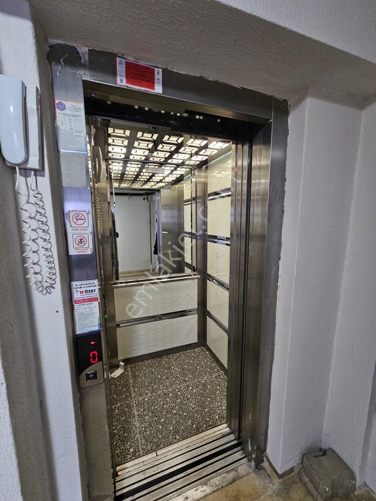 Akademi'den Sütlüce'de Ön Cephe Geniş Eşyalı Satılık 1+1 - Görsel 12
