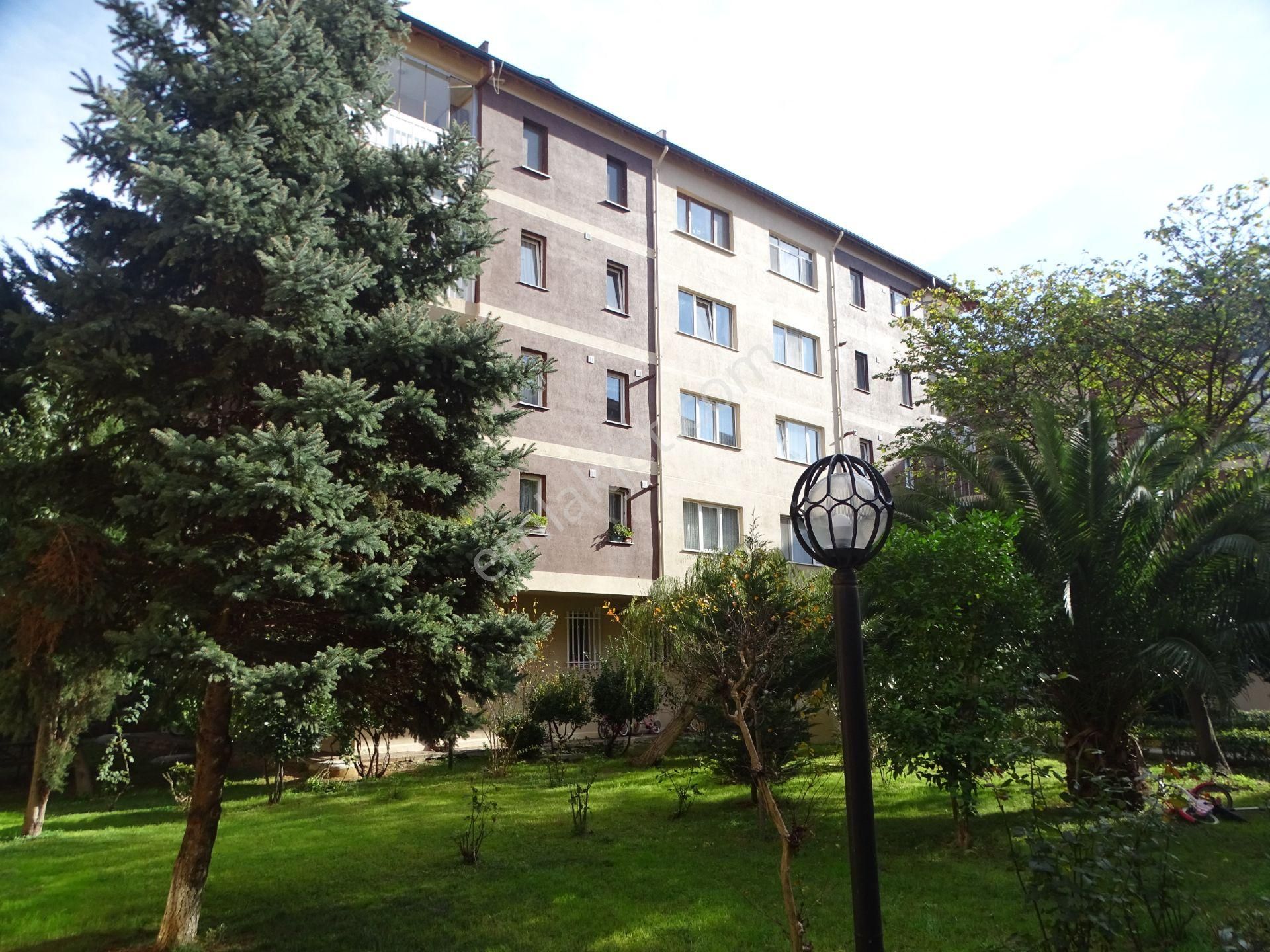 Sarıyer İstinye Boğaziçi Sitesinde Kiralık 3+1 Kombili