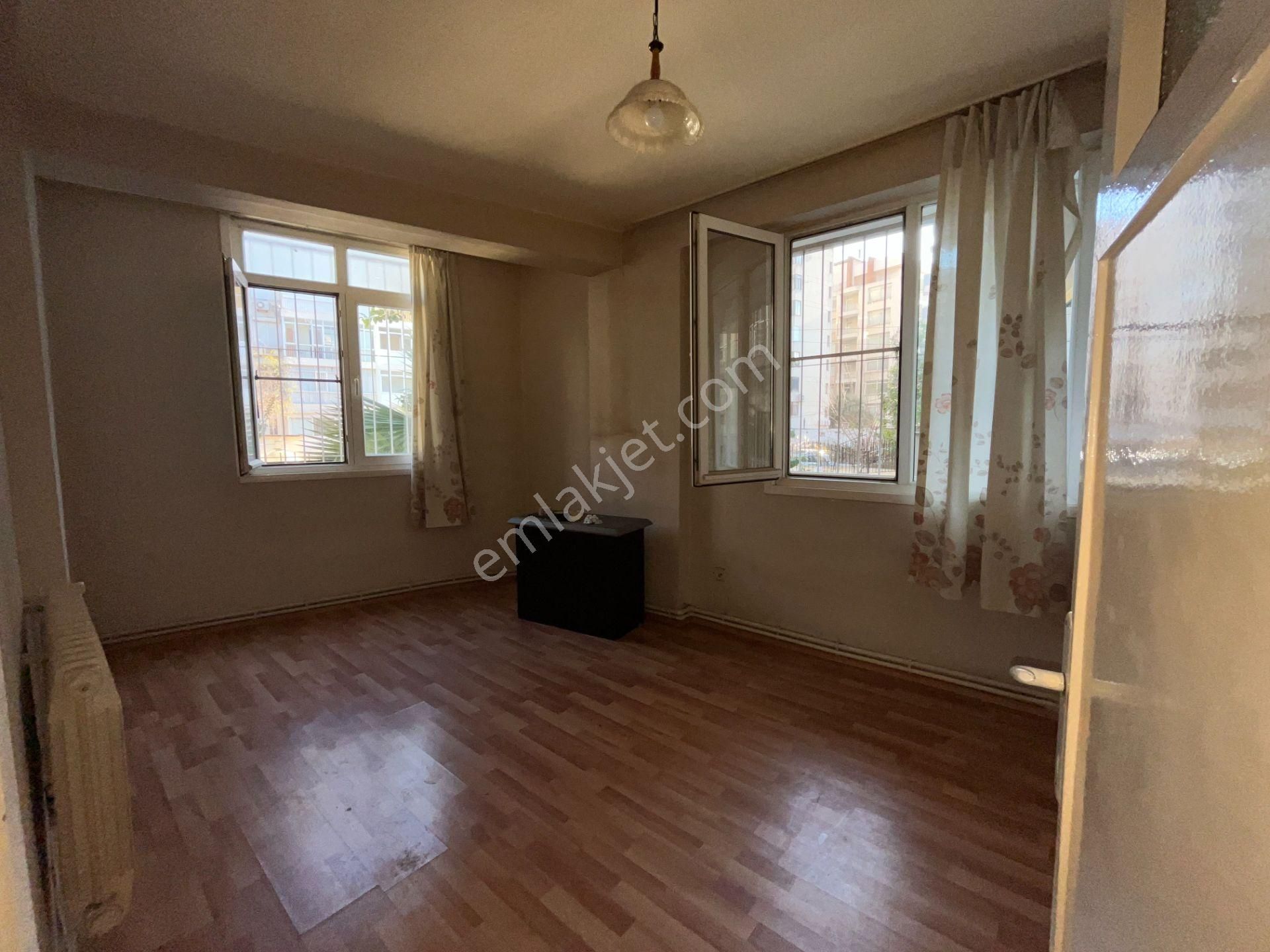 İzmir Karşıyaka Sahil'de Satılık Daire 3+1 87m2 - Görsel 16