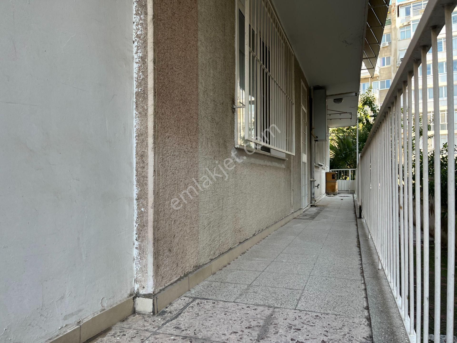 İzmir Karşıyaka Sahil'de Satılık Daire 3+1 87m2 - Görsel 26