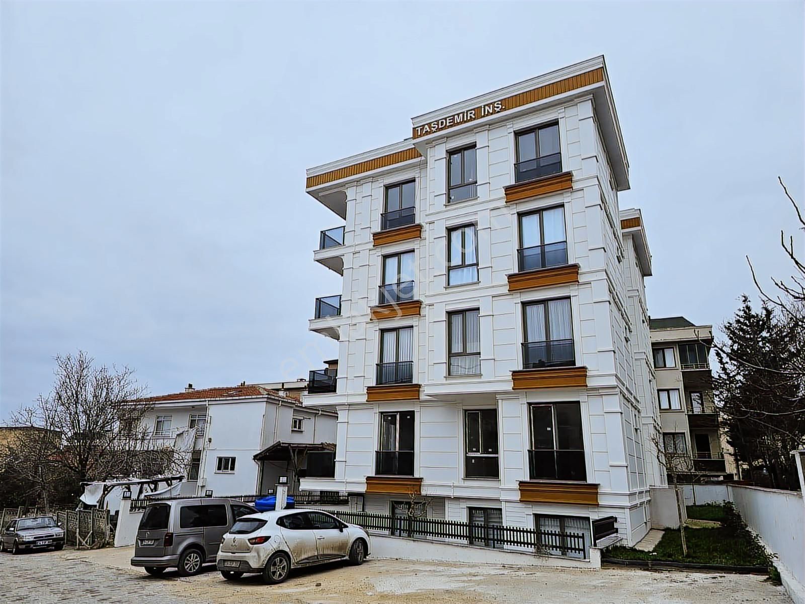 Kamiloba Merkezde Yeni Bina'da Deniz Manzaralı 2+1 Kiralık Daire