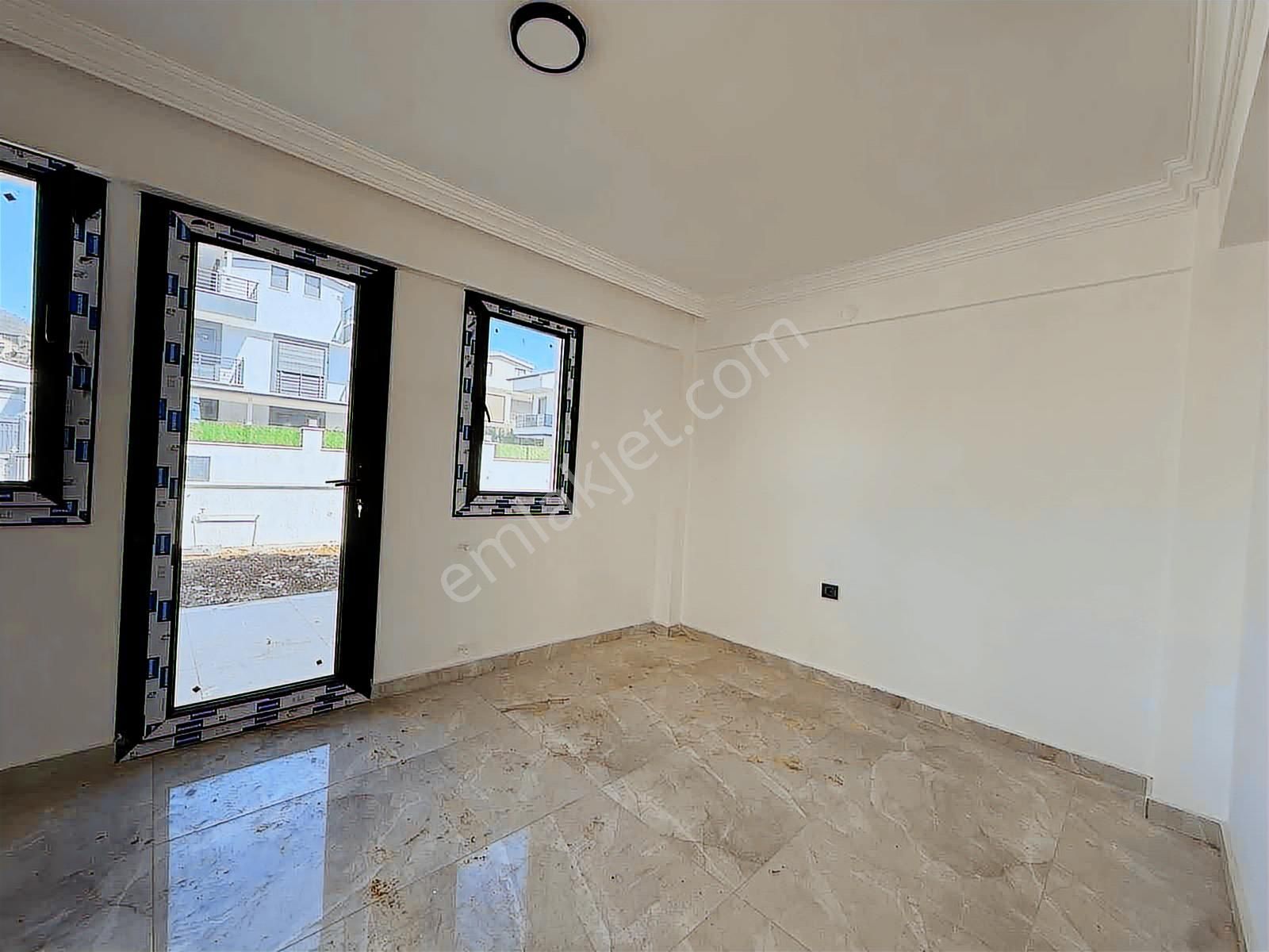 Son İndirim. 2+1. Bitişik Nizam. Bahçeli. Villa