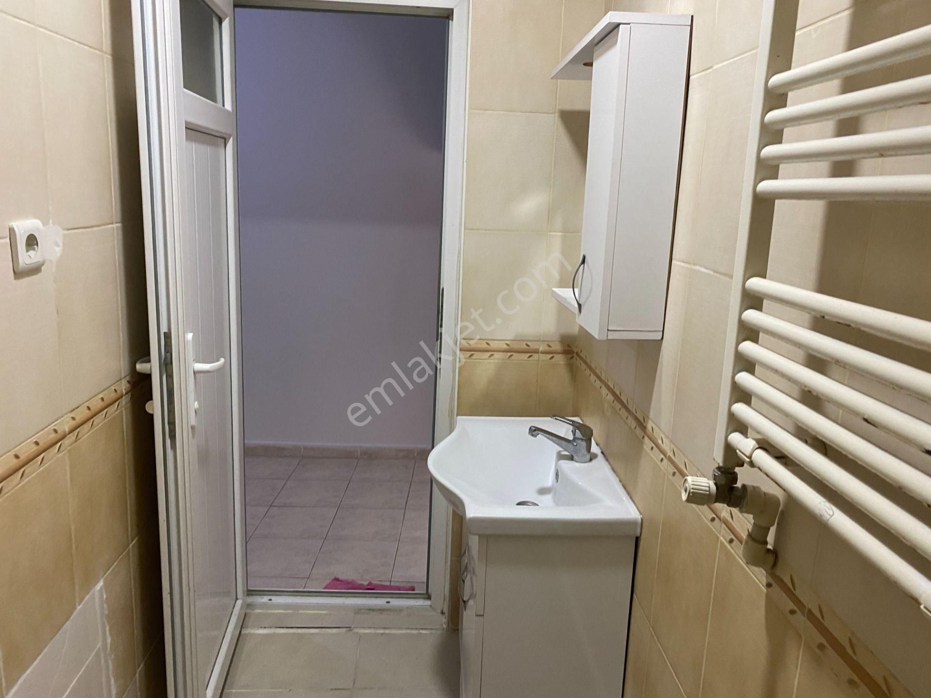 Destan-077-yedikule-merkez-yan-sk-geniş 1-salon+1-oda-kombili-70m2-yüksek-giriş - Görsel 6