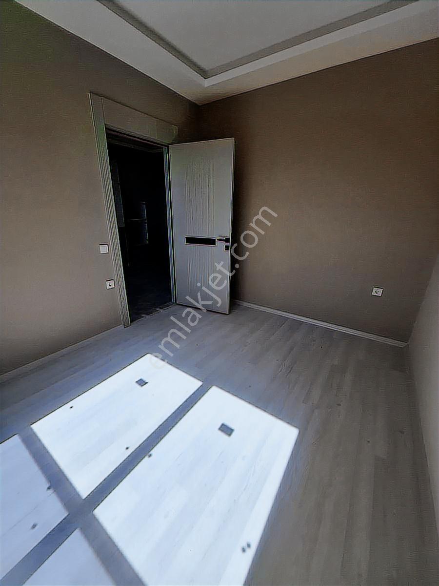 Havuzlu, Geniş Oturumlu 1+1 Kiralık Daire - Görsel 9