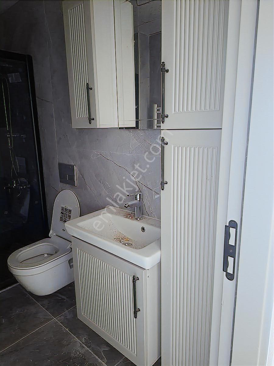 Havuzlu, Geniş Oturumlu 1+1 Kiralık Daire - Görsel 8