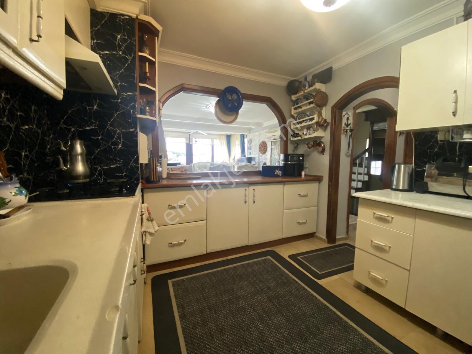 Küçükkuyu Mıhlıda Deniz Manzaralı 5+1 Villa - Görsel 8