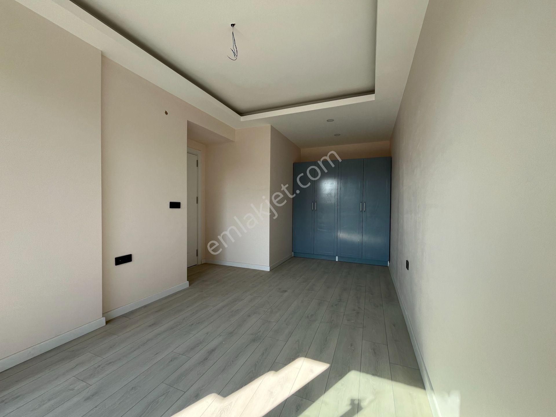 İzmir Çiğli'de Havuzlu Fitness Salonlu Kapalı Otoparklı Satılık Daire 2+1 60 M² - Görsel 14