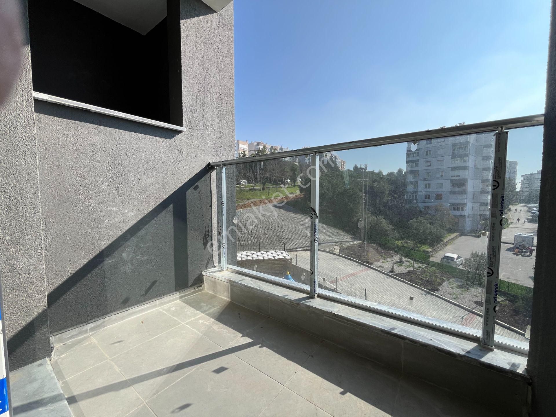 İzmir Çiğli'de Havuzlu Fitness Salonlu Kapalı Otoparklı Satılık Daire 2+1 60 M² - Görsel 13