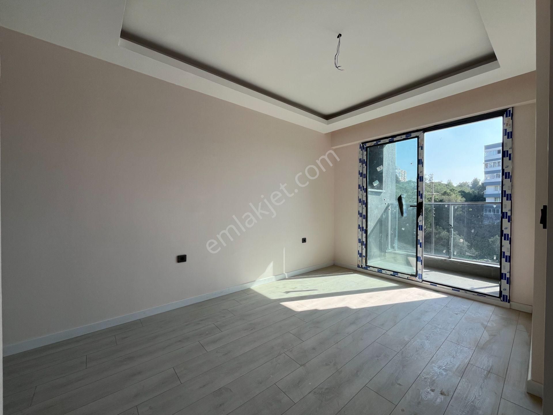 İzmir Çiğli'de Havuzlu Fitness Salonlu Kapalı Otoparklı Satılık Daire 2+1 60 M² - Görsel 12