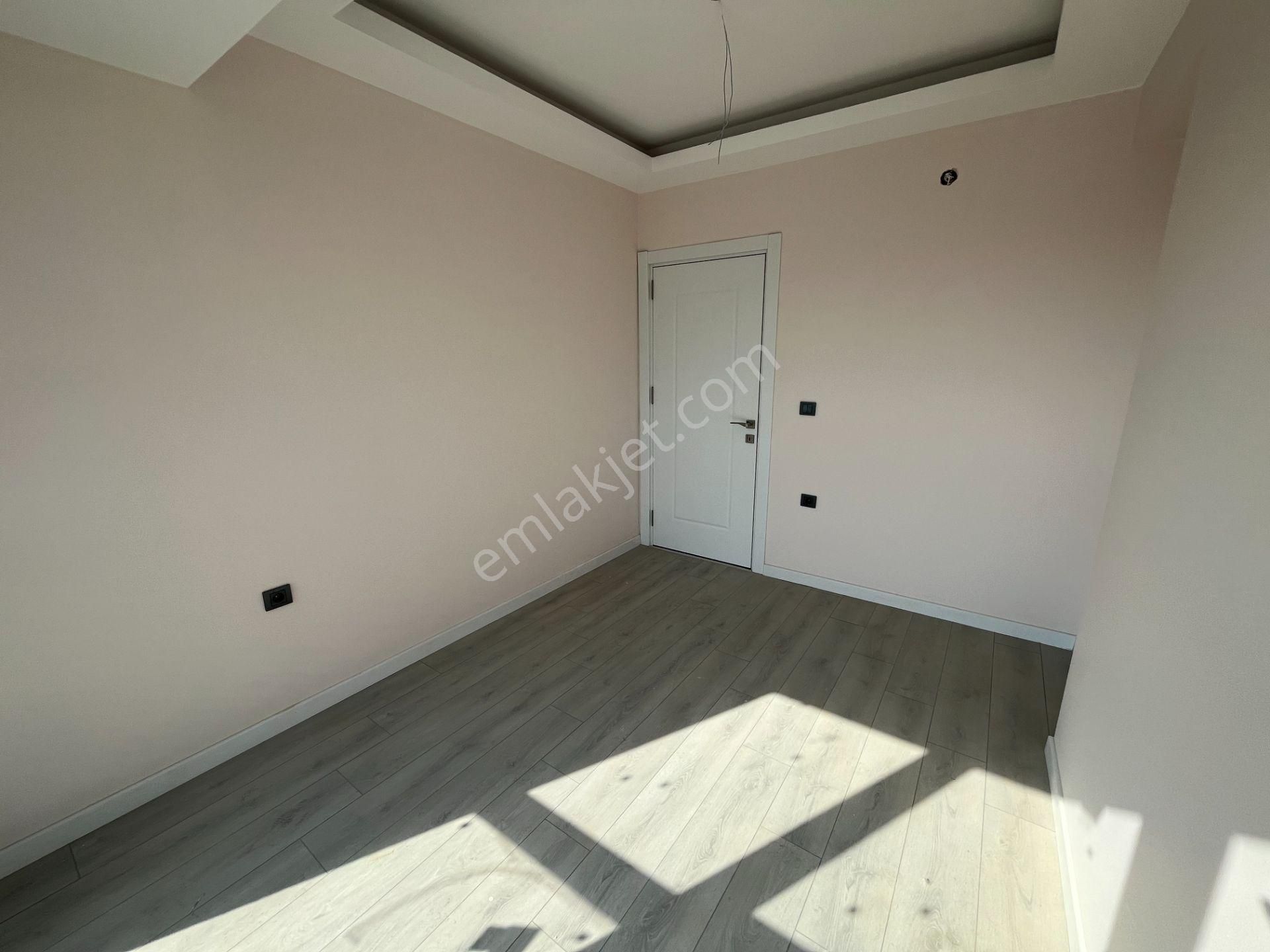 İzmir Çiğli'de Havuzlu Fitness Salonlu Kapalı Otoparklı Satılık Daire 2+1 60 M² - Görsel 9