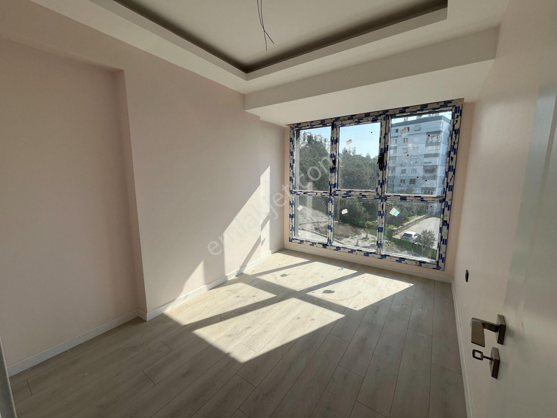 İzmir Çiğli'de Havuzlu Fitness Salonlu Kapalı Otoparklı Satılık Daire 2+1 60 M² - Görsel 8