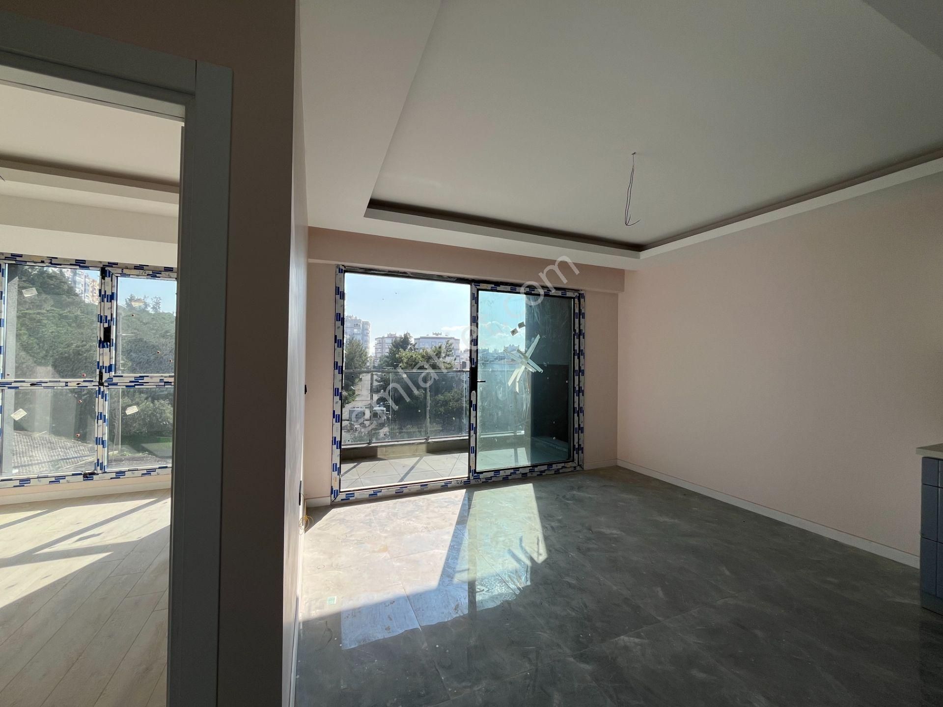 İzmir Çiğli'de Havuzlu Fitness Salonlu Kapalı Otoparklı Satılık Daire 2+1 60 M² - Görsel 7