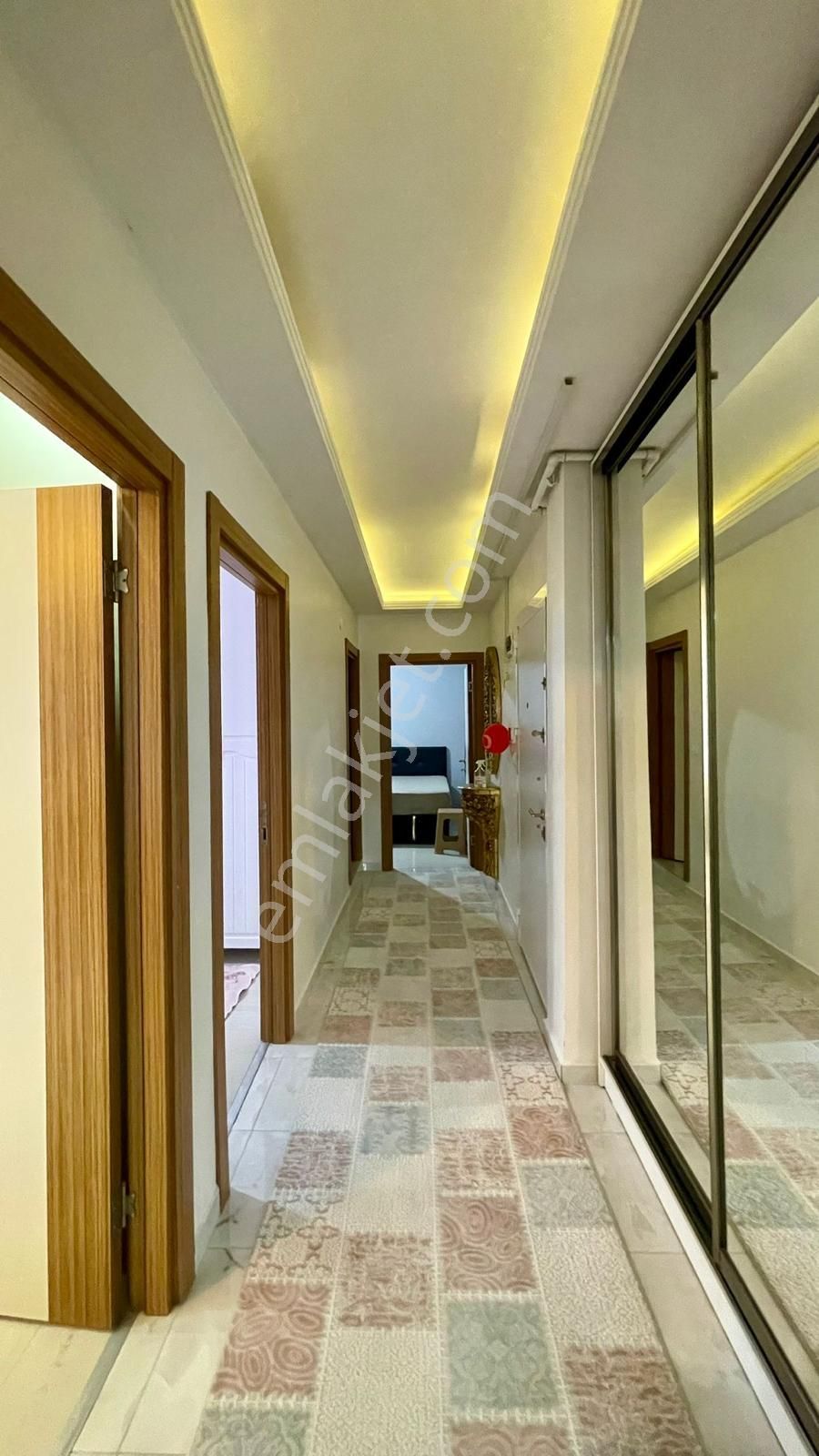 Beylikdüzü Merkezinde Geniş M2 Oturuma Hazır Eşyalı Kiralık Daire !! - Görsel 12