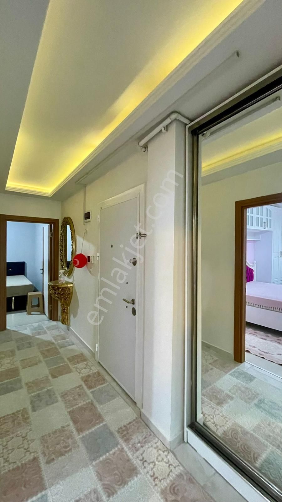 Beylikdüzü Merkezinde Geniş M2 Oturuma Hazır Eşyalı Kiralık Daire !! - Görsel 27