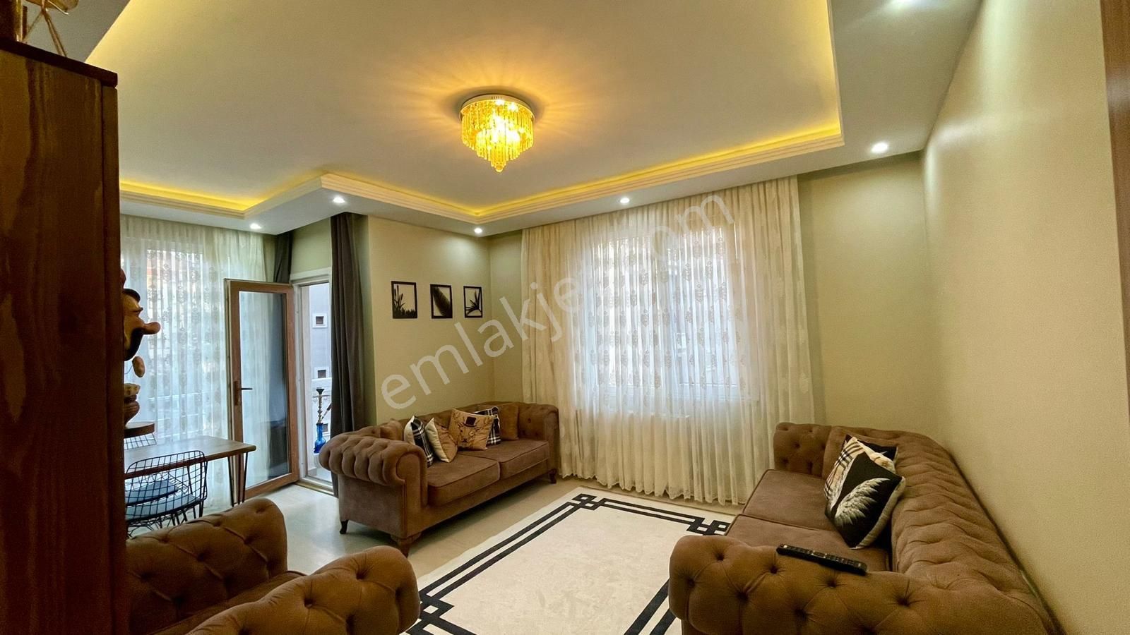 Beylikdüzü Merkezinde Geniş M2 Oturuma Hazır Eşyalı Kiralık Daire !! - Görsel 3
