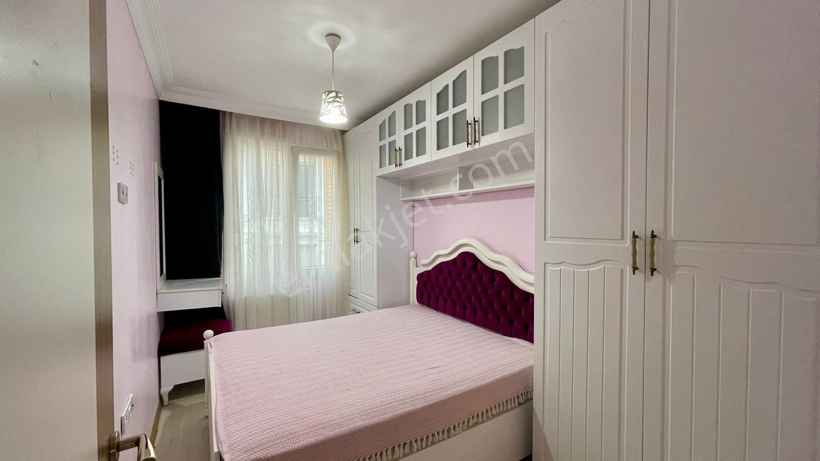 Beylikdüzü Merkezinde Geniş M2 Oturuma Hazır Eşyalı Kiralık Daire !! - Görsel 18