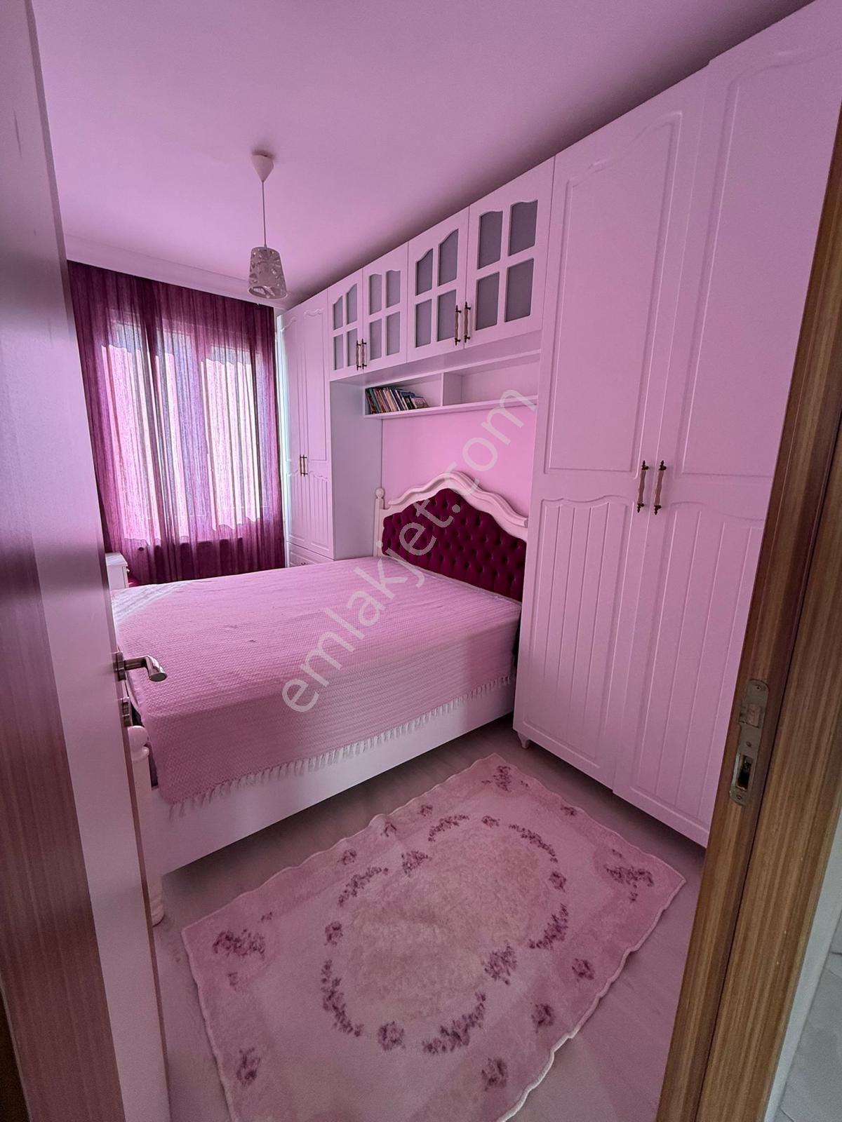 Beylikdüzü Merkezinde Geniş M2 Oturuma Hazır Eşyalı Kiralık Daire !! - Görsel 20