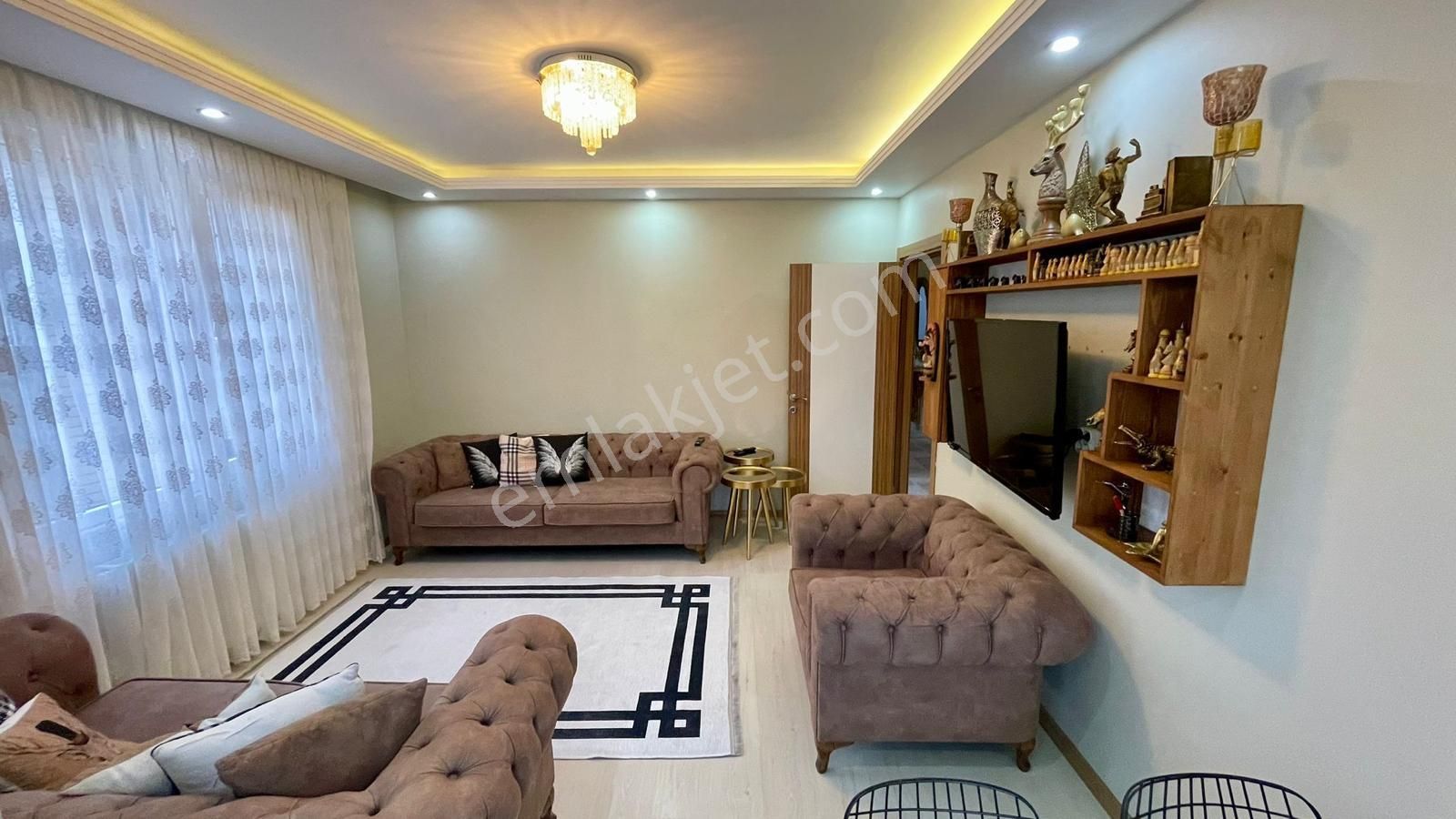 Beylikdüzü Merkezinde Geniş M2 Oturuma Hazır Eşyalı Kiralık Daire !! - Görsel 4