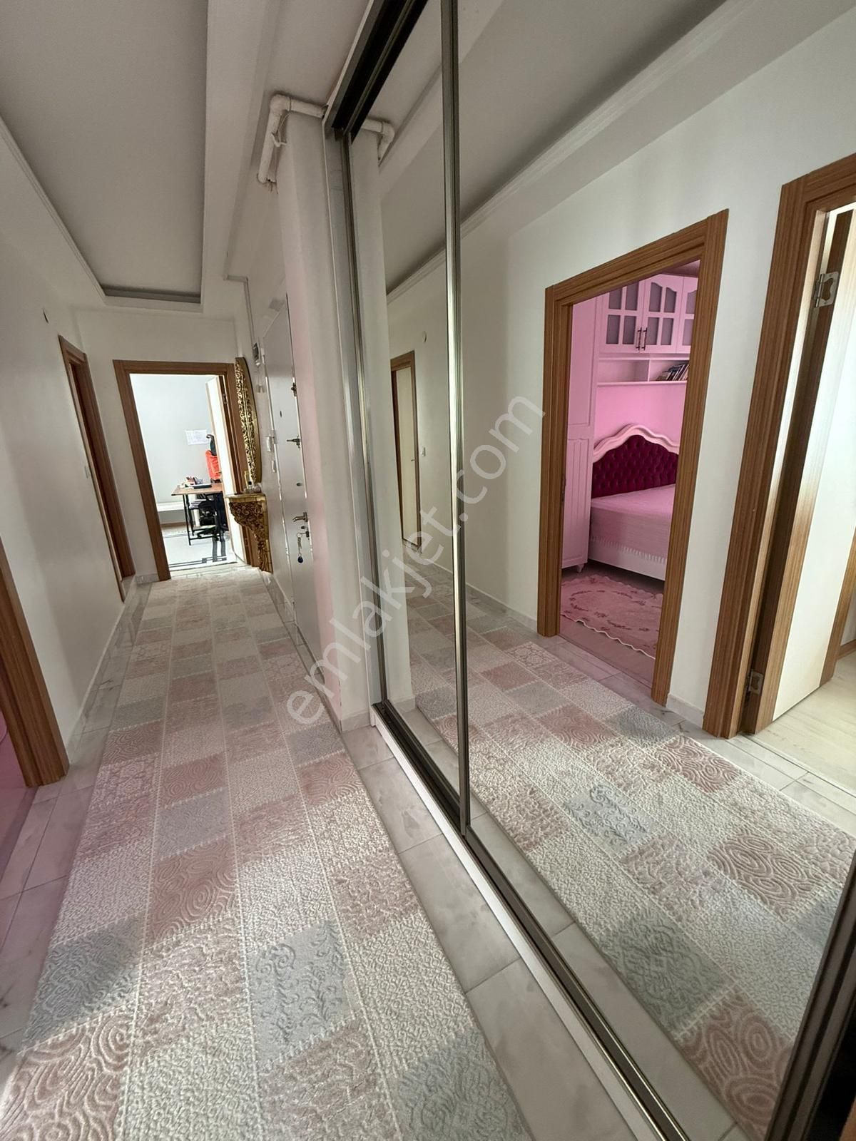 Beylikdüzü Merkezinde Geniş M2 Oturuma Hazır Eşyalı Kiralık Daire !! - Görsel 33