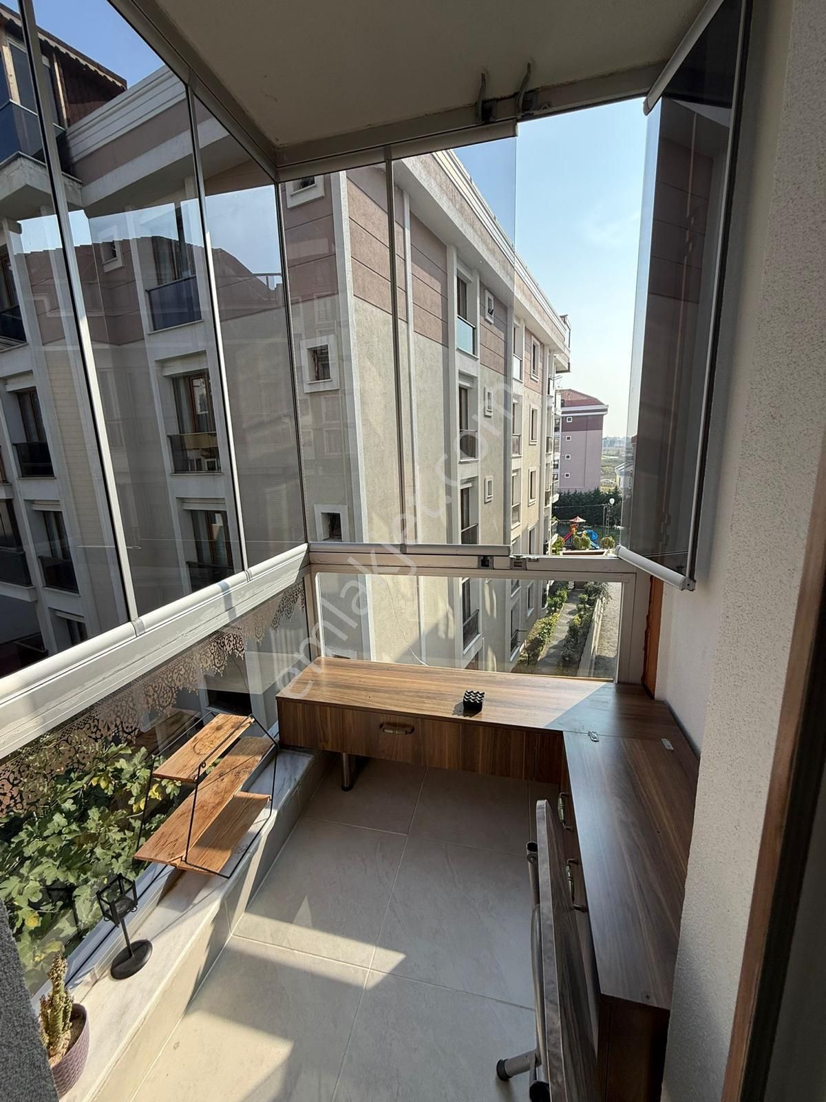 Beylikdüzü Merkezinde Geniş M2 Oturuma Hazır Eşyalı Kiralık Daire !! - Görsel 15