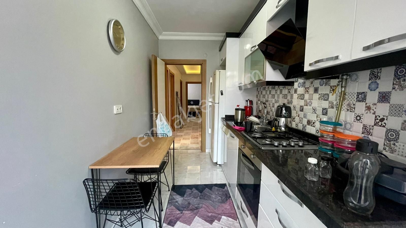 Beylikdüzü Merkezinde Geniş M2 Oturuma Hazır Eşyalı Kiralık Daire !! - Görsel 11