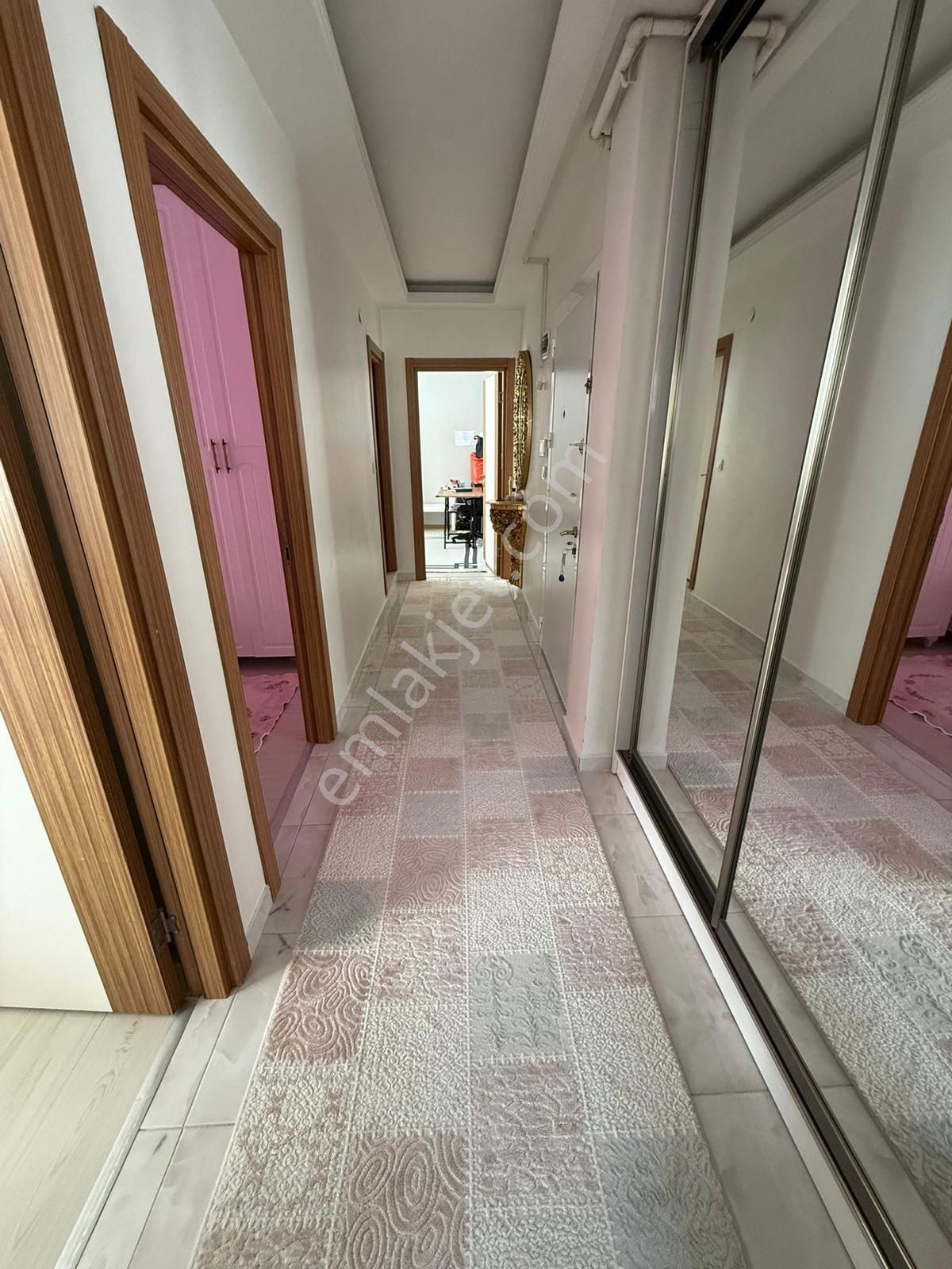 Beylikdüzü Merkezinde Geniş M2 Oturuma Hazır Eşyalı Kiralık Daire !! - Görsel 35