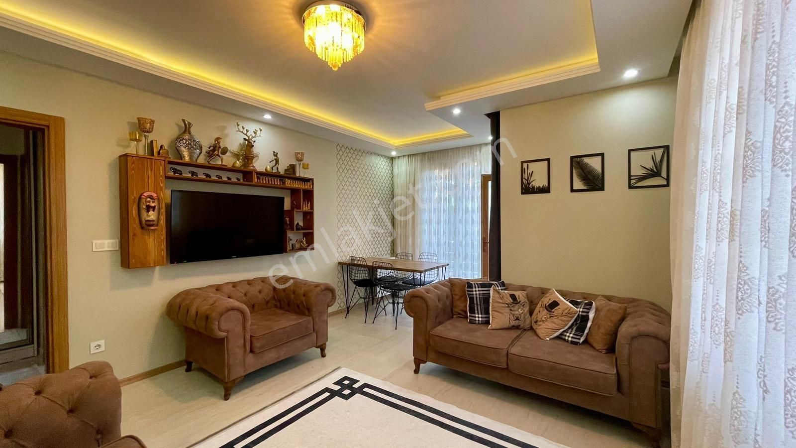 Beylikdüzü Merkezinde Geniş M2 Oturuma Hazır Eşyalı Kiralık Daire !! - Görsel 2