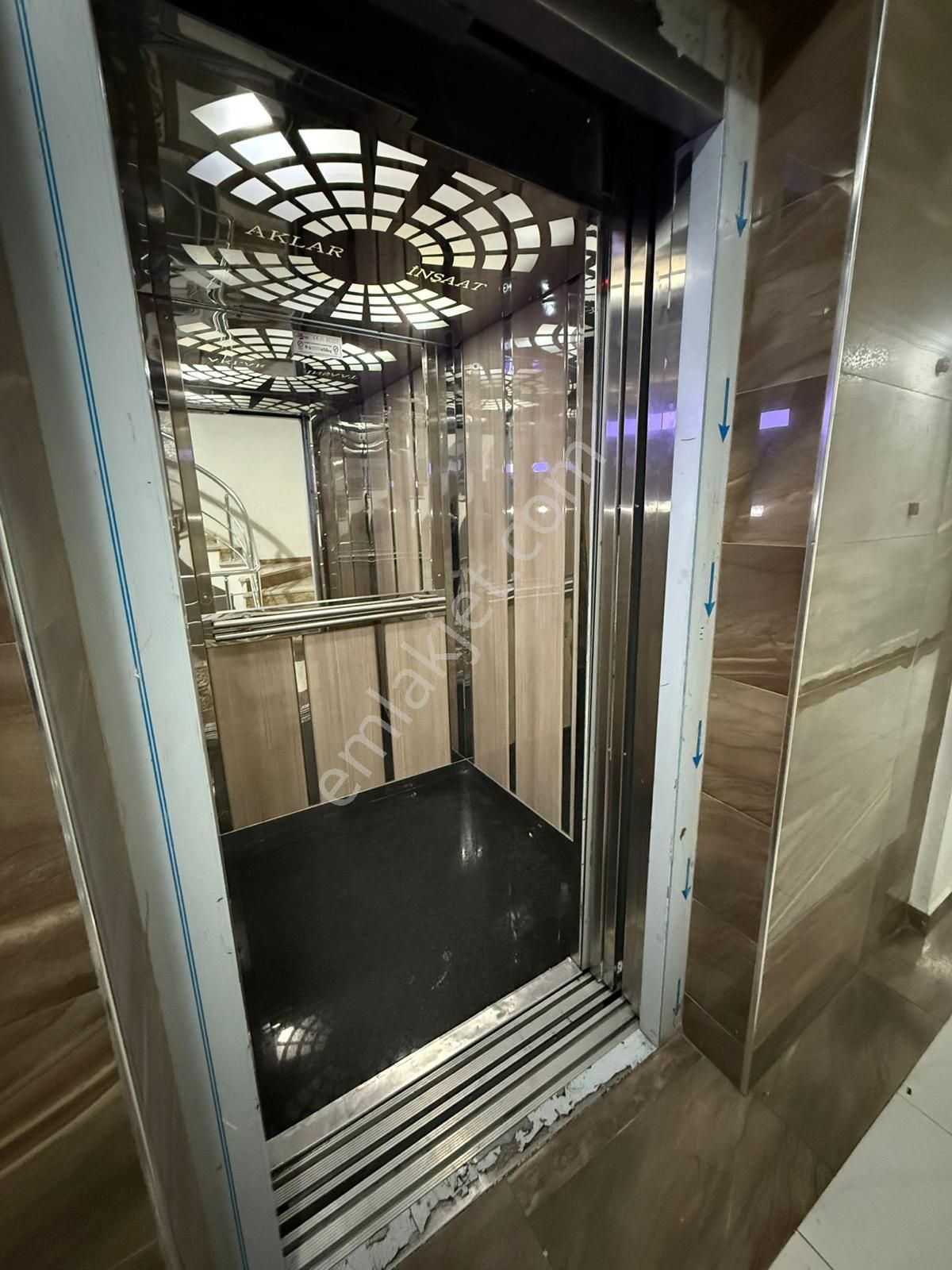 Beylikdüzü Merkezinde Geniş M2 Oturuma Hazır Eşyalı Kiralık Daire !! - Görsel 28