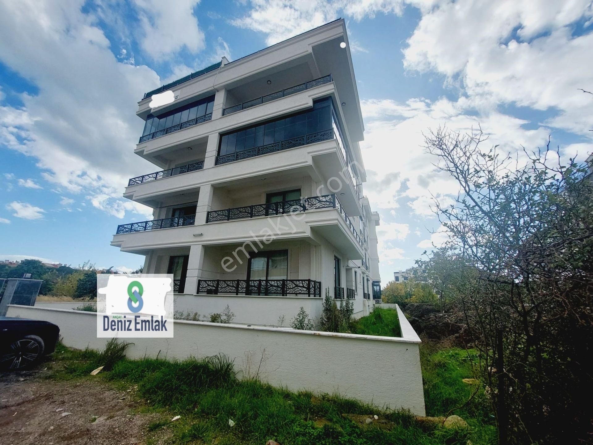 Denizden Akçayda Asansörlü Yeni Binada Satılık 2+1 Daire.
