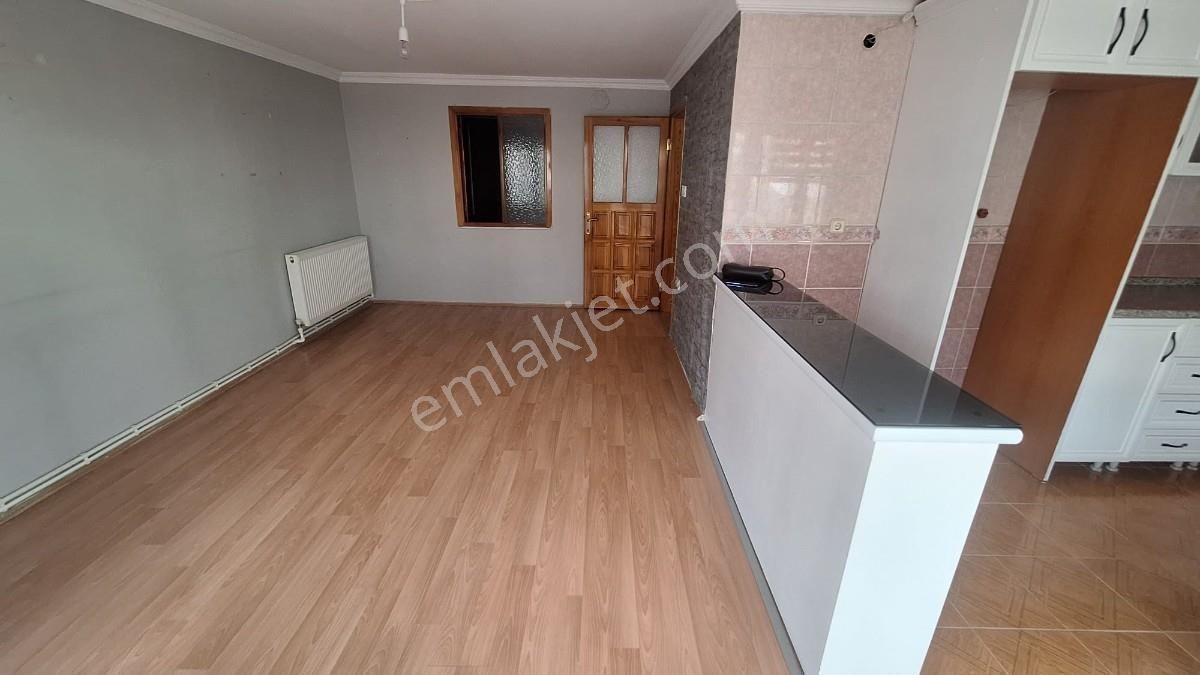 Bornova/inönü Mah. 120 M2 Teraslı 3+1 Kiralık Daire - Görsel 3