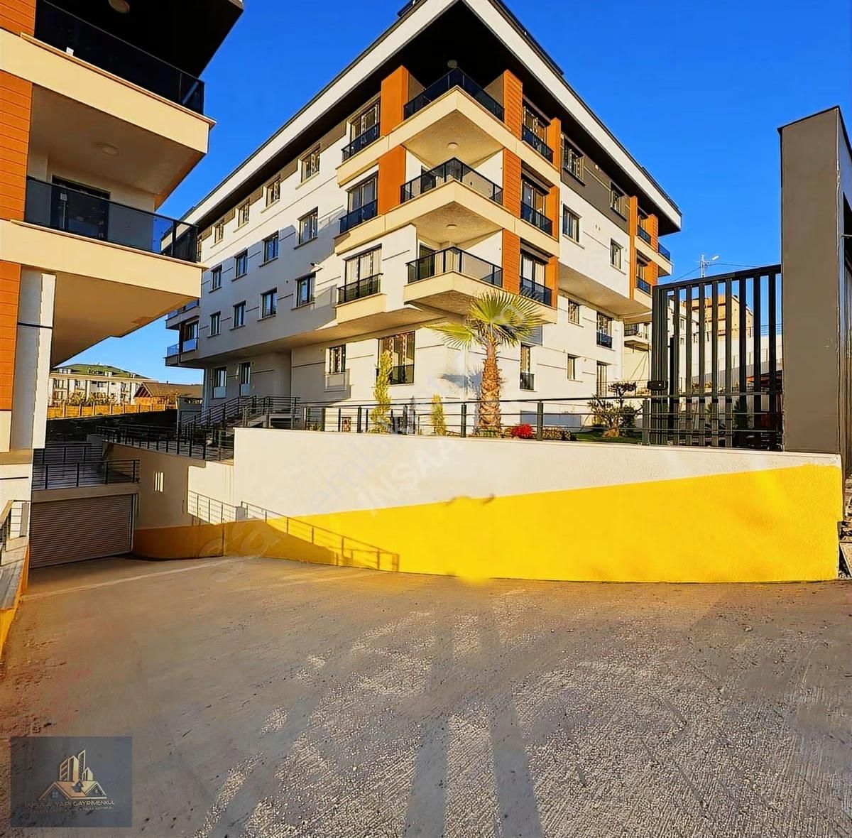 Beylikdüzü Kavaklı'da Satılık 2+1 Vadi Manzaralı Site İçi Daire - Görsel 4