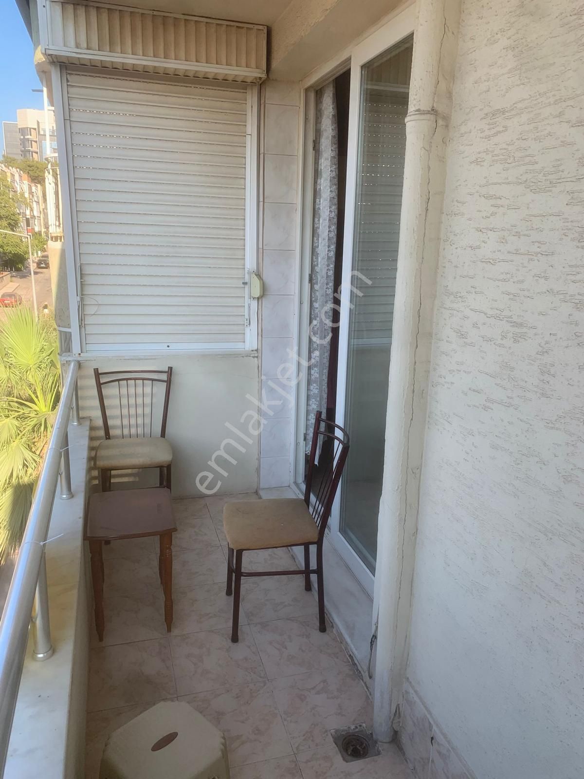 Buca Merkez Eğitim Fakültesine Çok Yakın Sahibinden Kiralık 2+1 Daire - Görsel 6