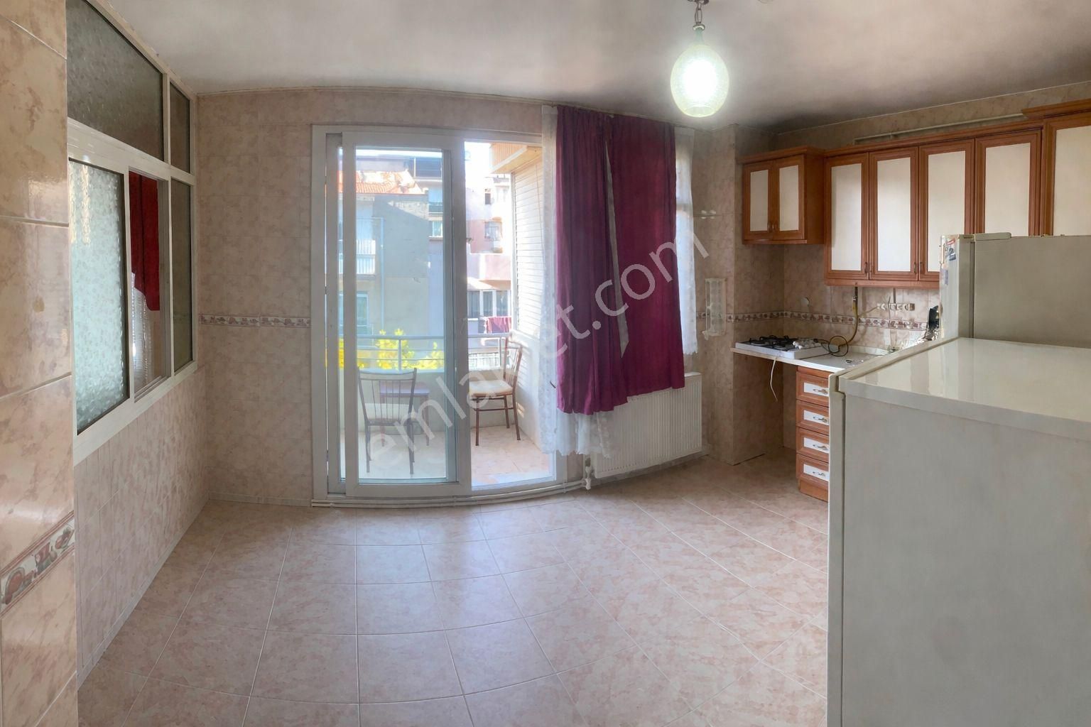 Buca Merkez Eğitim Fakültesine Çok Yakın Sahibinden Kiralık 2+1 Daire