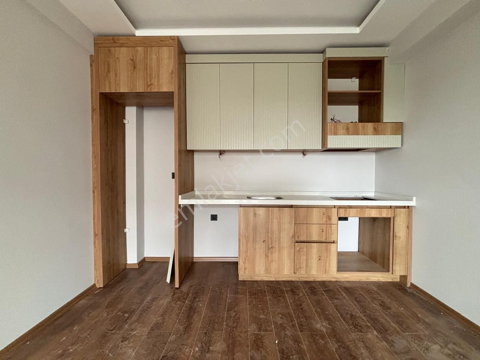 Mera Emlaktan Kadıköy Mh 1+1 Y. Isıtmalı K.otoparklı Sıfır Daire